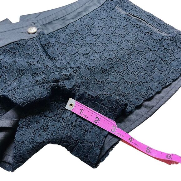 10/$25🦋 Ezra Black Lace Dressy Mid Rise Shorts - Size Medium - Picture 10 of 13